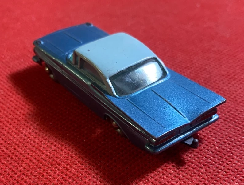 LESNEY MATCHBOX Auto CHEVROLET IMPALA N° 57 Made in England metallo Azzurro - Immagine 2 di 3