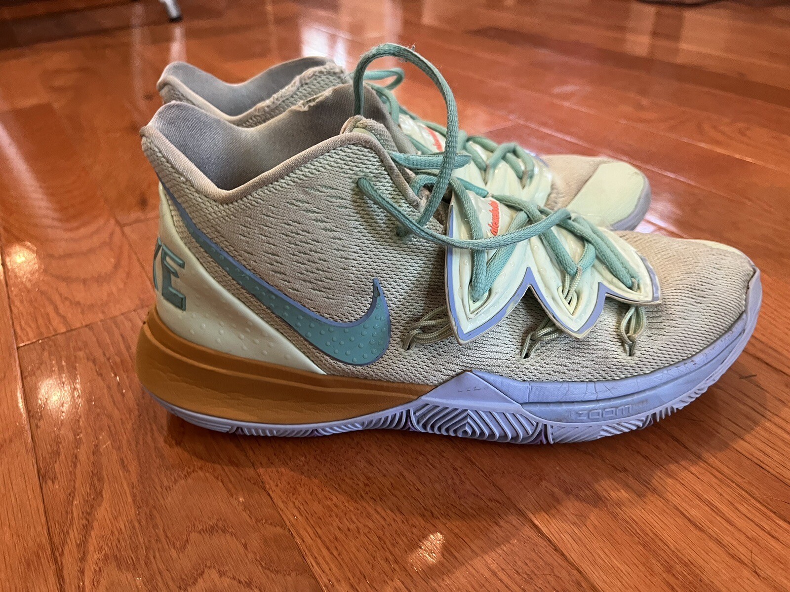 Nike Kyrie SpongeBob Squidward Mens Basketball Shoes,… Gem
