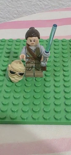 Lego Star Wars Rey minifigures  With Accessories