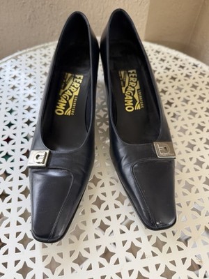 Salvatore Ferragamo Black Leather Pumps Sz 7 AAA Kitten Heel Logo Italy