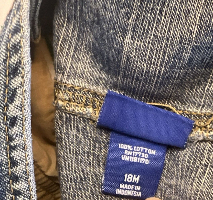 Mono vaquero genuino para niños de OshKosh 18M - correas ajustables, bolsillos Foto 3 de 4