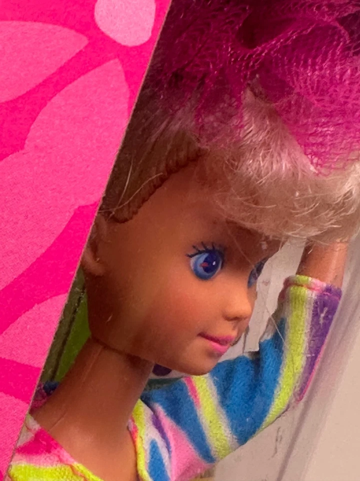 Vintage 1991 Mattel Barbie “Totally Hair Skipper” #1430 *NRFB* - Image 4 of 4