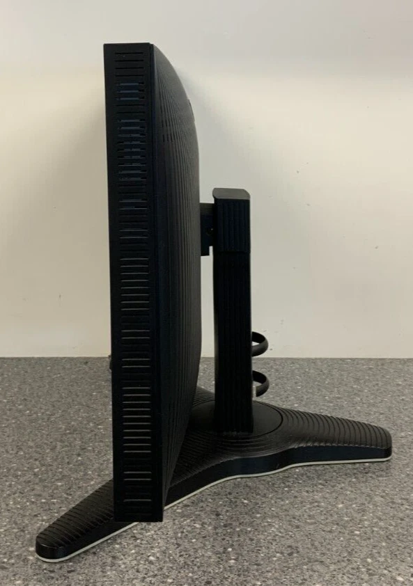 ViewSonic  VP2250WB     LCD 22"   Widescreen Monitor - Image 4 of 4