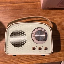 mini retro bluetooth speaker( radio) portable light green