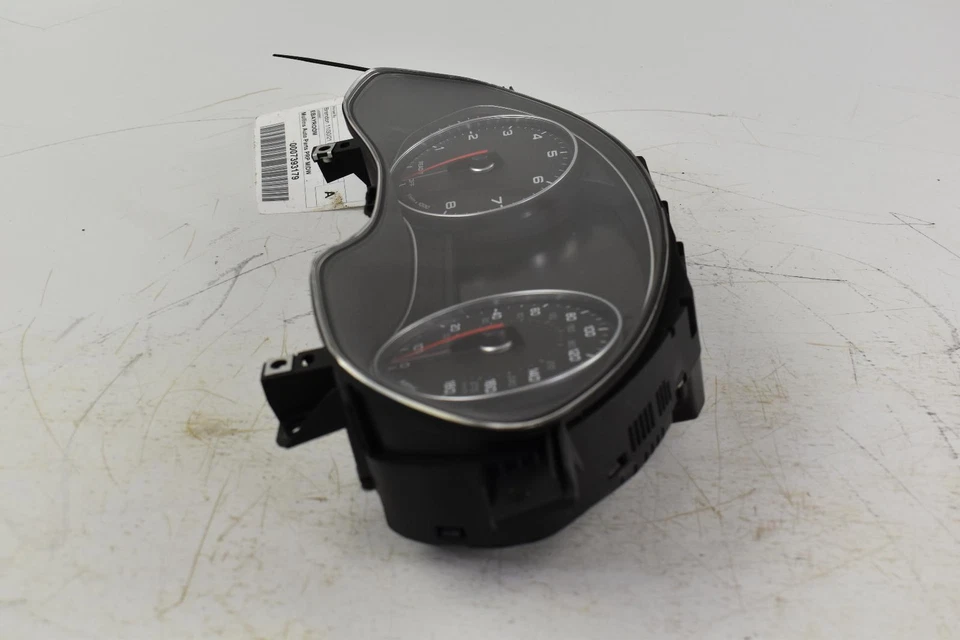 Medidor de velocímetro usado serve: 2018 Audi A6 KPH ID 4G8920934P grau A - Imagem 3 de 4