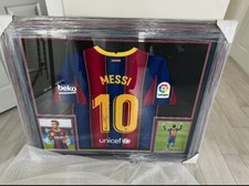 OFFICIAL FC BARCELONA MESSI SIGNED JERSERY With Card Of Authenticity 