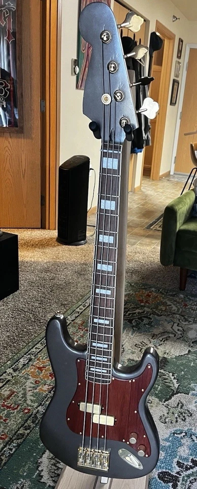 Бас-гитара короткого масштаба 30 дюймов 4-струнная P-бас с золотым EMG Active Les Claypool Pup - Изображение 4 из 4