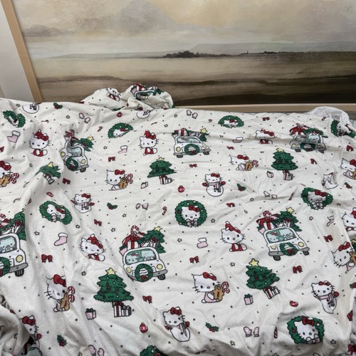 Pottery Barn Teen Hello Kitty Christmas Organic 2-piece Sheet Set Queen Read - Picture 6 of 11