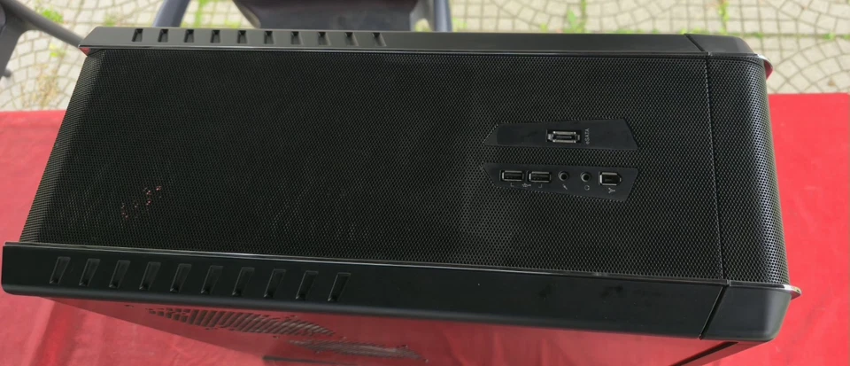 Case PC  Cooler Master CM  690 con Alimentatore 750 watt + altri componenti  - Immagine 3 di 4