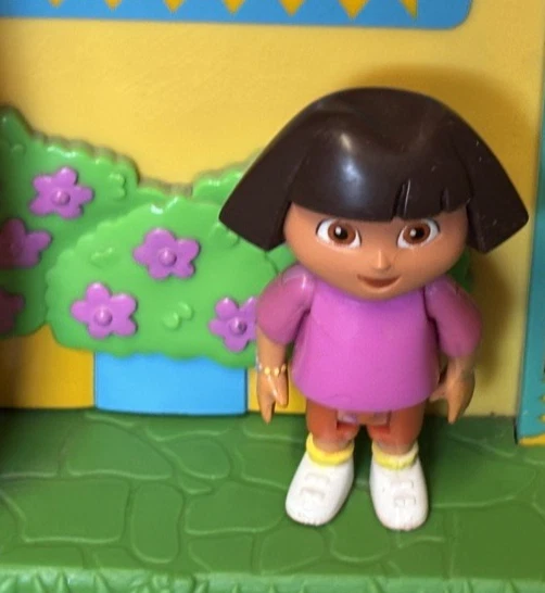2003 Mattel Dora the Explorer Talking House Playset Dollhouse with Dora Works - Image 2 of 4