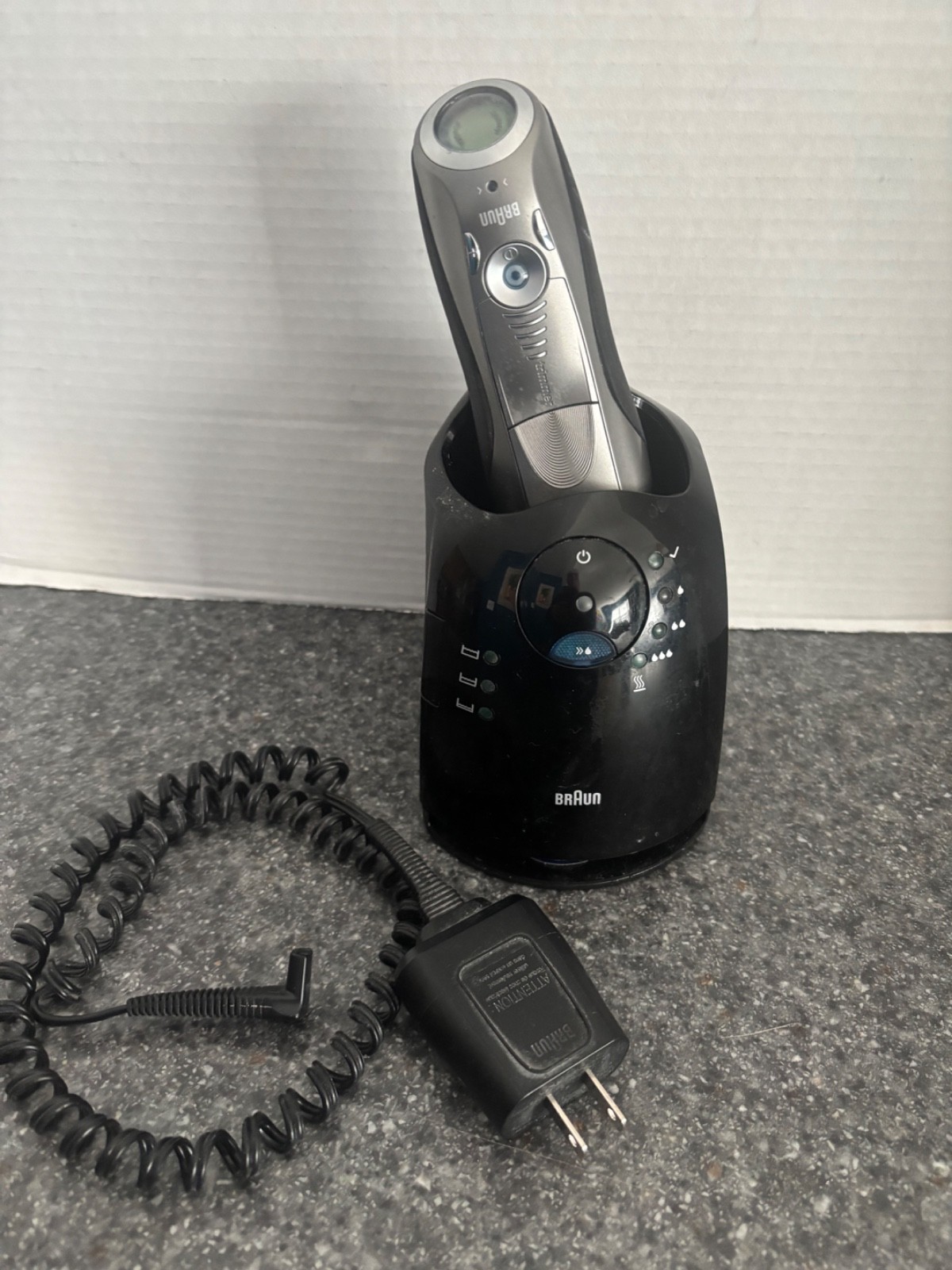 W/ Clean & Charge Station, Trimmer Used
