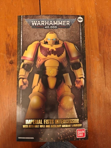 Warhammer 40k: Bandai Space Marine Imperial Fist Figure