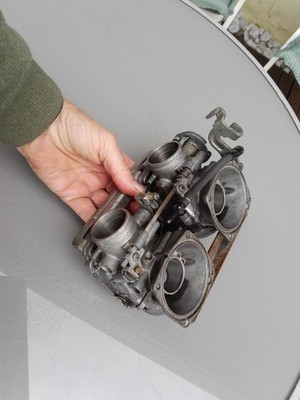 Honda CB 450 S Vergaser Gehäuse caburetor Keihin VE21 B PC17