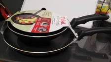 t fal essentials non stick8 &10.5 in black fry pan set