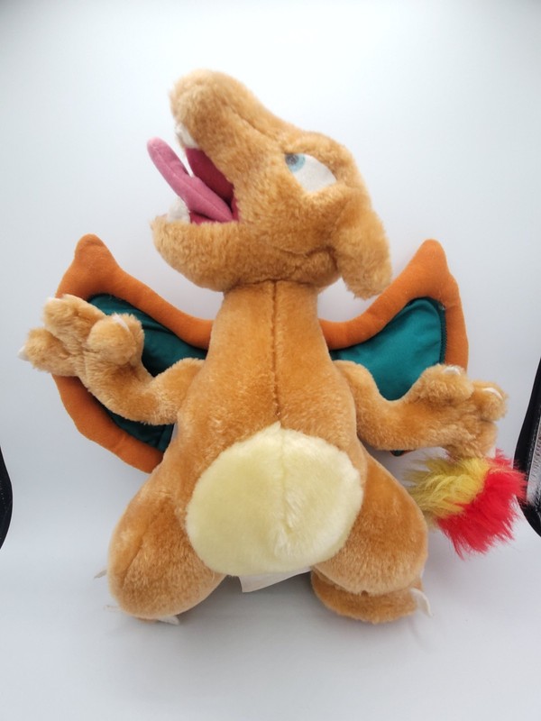 Charizard 30" Vintage Pokémon 1999 Play by Play Stuffed Plush Toy