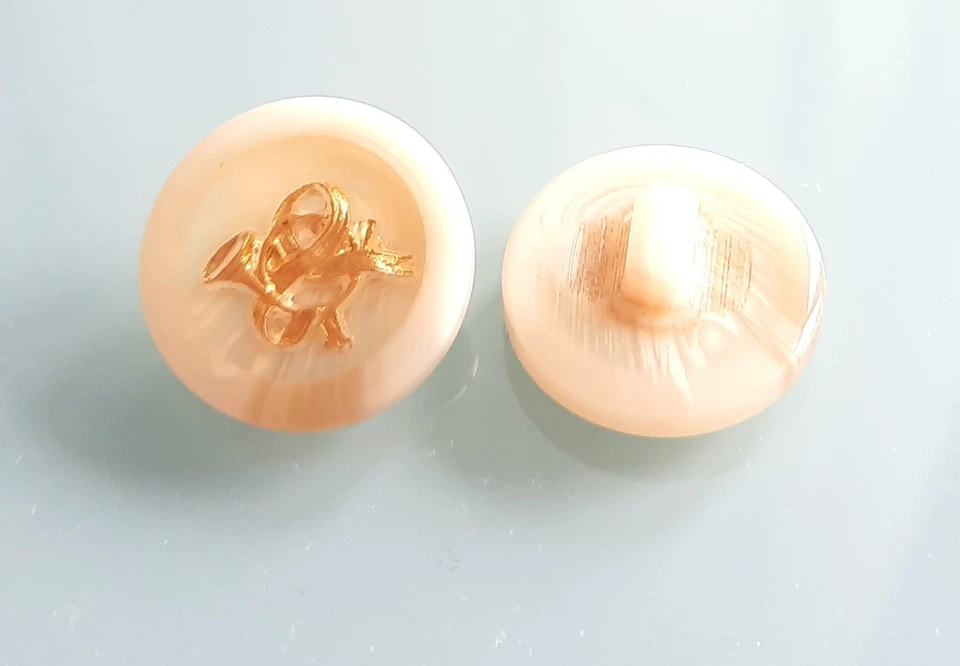 6 Vintage Knöpfe Horn bzw Bernsteinimitat mit Metall Jägerhorn-Intaglio Gold - Bild 4 von 4