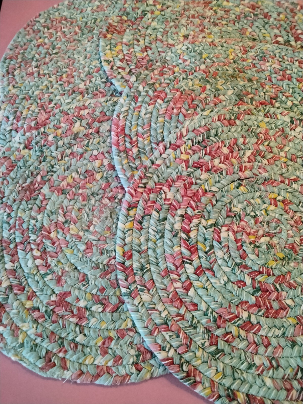 Pioneer Woman Floral Reversible Table Runner w/ (6) Braided Round