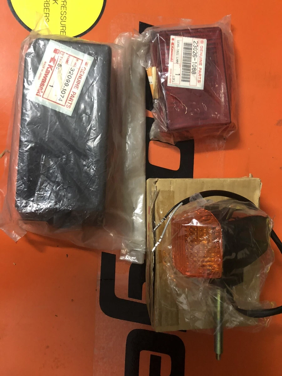 92-94 Kawasaki ZX600 GPZ600 Ninja Parts 23026-1088, 32099-1074 And