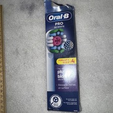 Oral-B Pro 3D White Electric Toothbrush Replacement Heads 4 Pack Box Damage