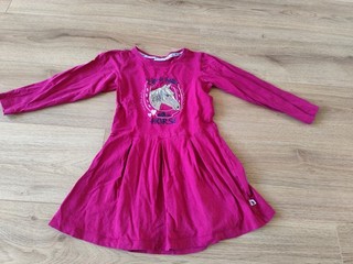 Mädchen himbeerfarbenes Sweatkleid Salt and Pepper Pferd Größe 104/110