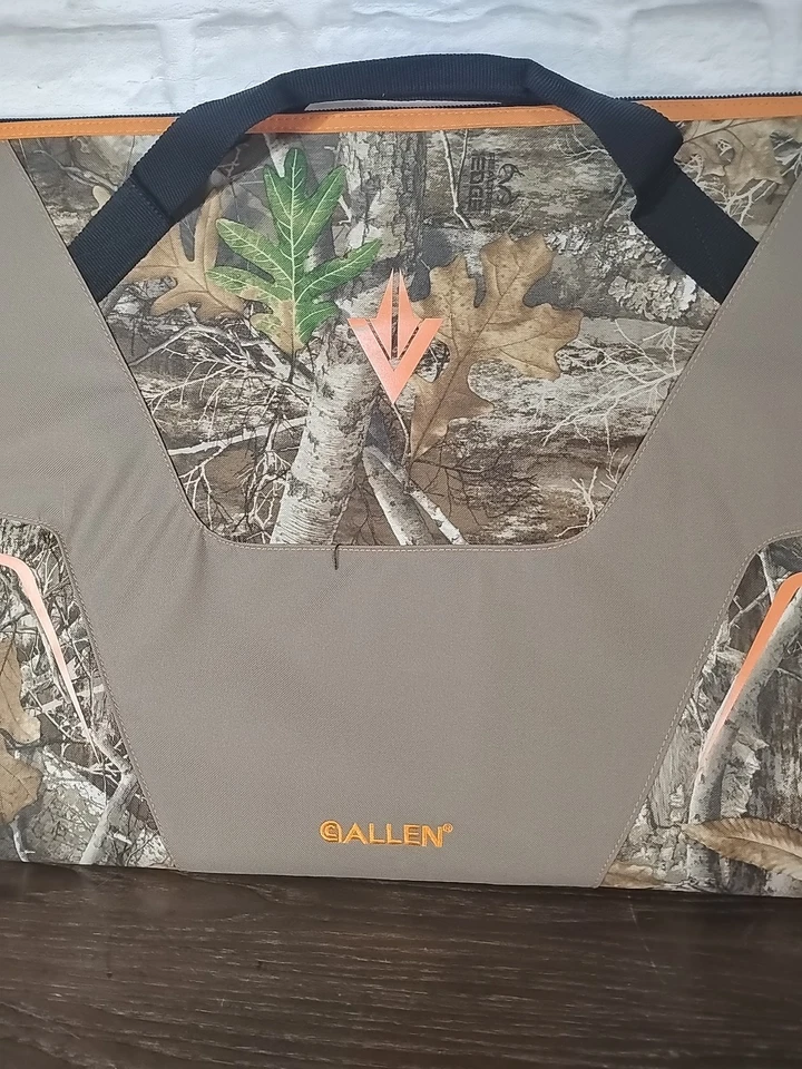 Estuche con arco Allen Archery Realtree verde y naranja campamento estuche con cremallera y mango Foto 2 de 4