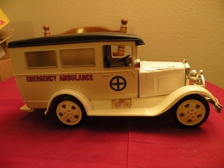 JIM BEAM EMPTY 1929 FORD AMBULANCE DECANTER