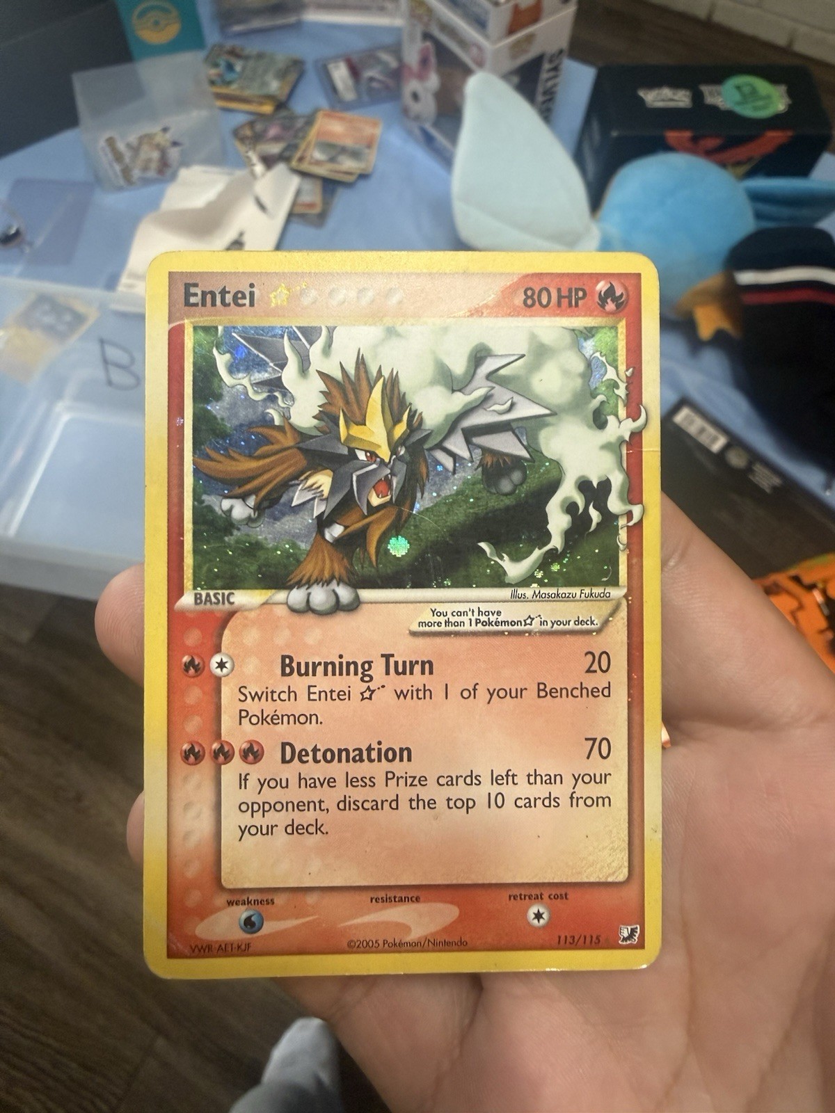 Pokemon Gold Star Entei Holo EX Unseen Forces 2005 113/115 Damaged