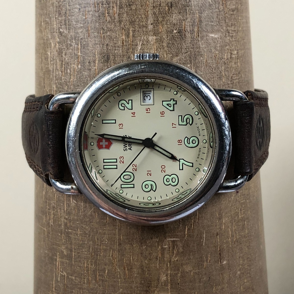 Vintage Victorinox Swiss Army Men Cavalry Field Leather Quartz Vintage Victorinox Swiss Army Men Cavalry Field Leather Quartz