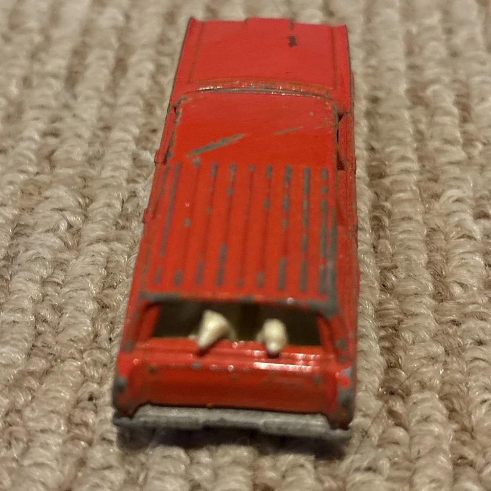 Caja de cerillas Lesney Superfast rojo vintage n.º 59 Station Wagon con perros Foto 4 de 4