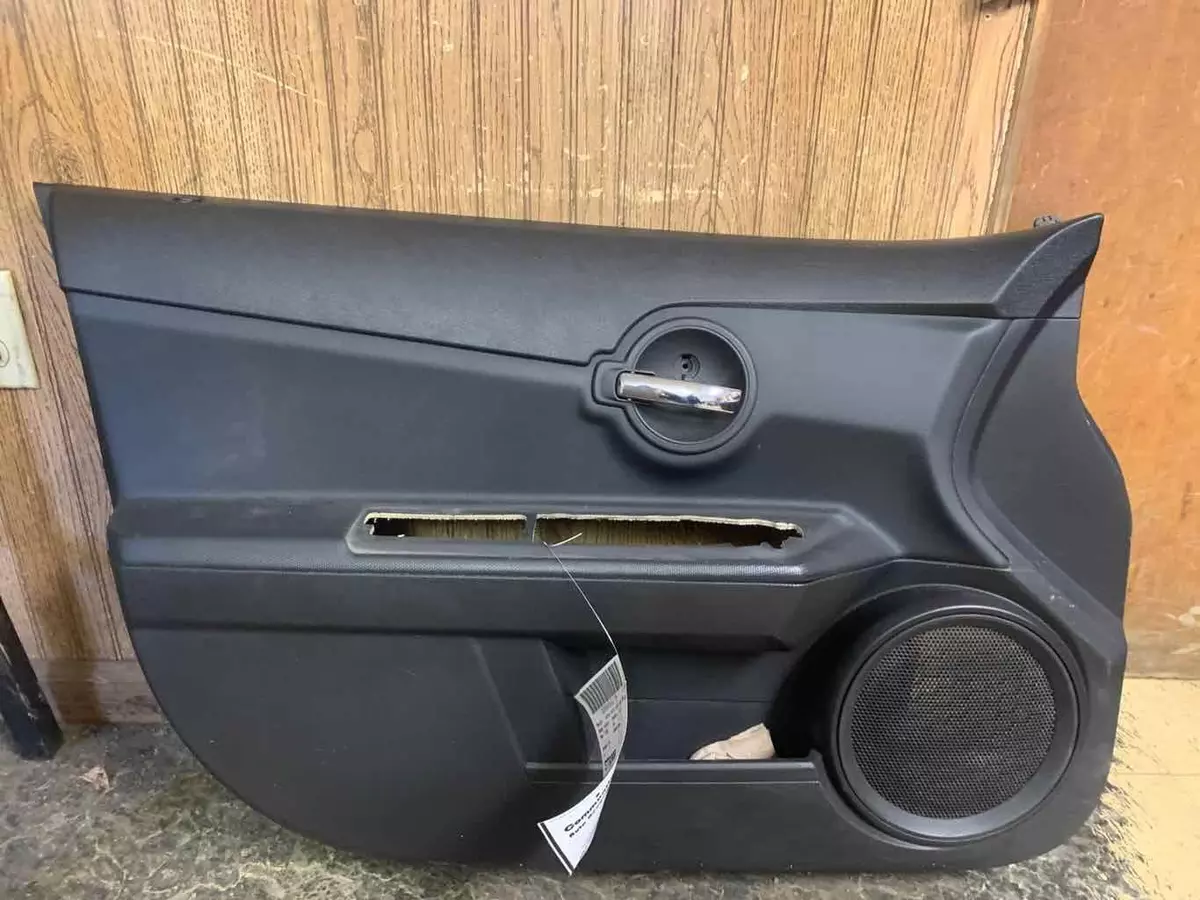 Dodge avenger outlet door panel