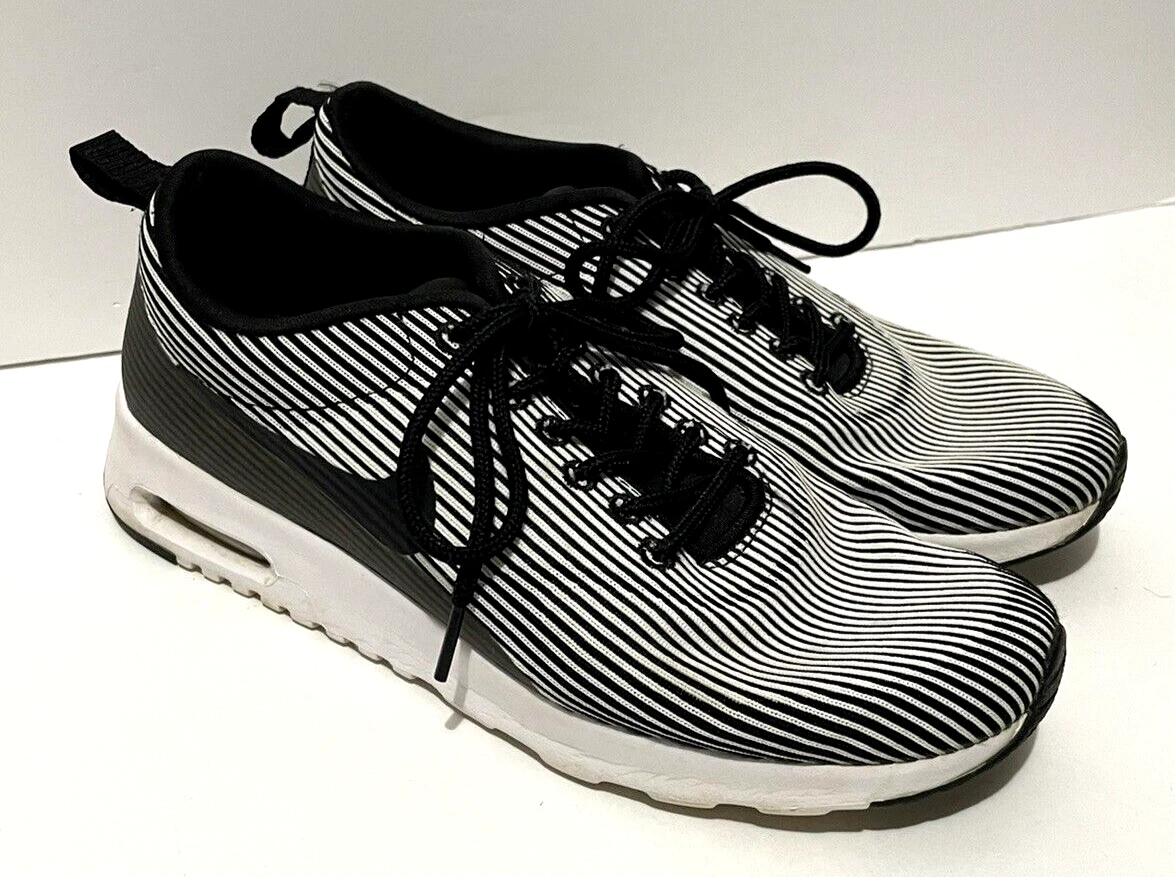 Air max thea black and white sale