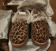 Woman's Slippers Skechers BOBS Keepsakes Lite Snug Spotz Slipper