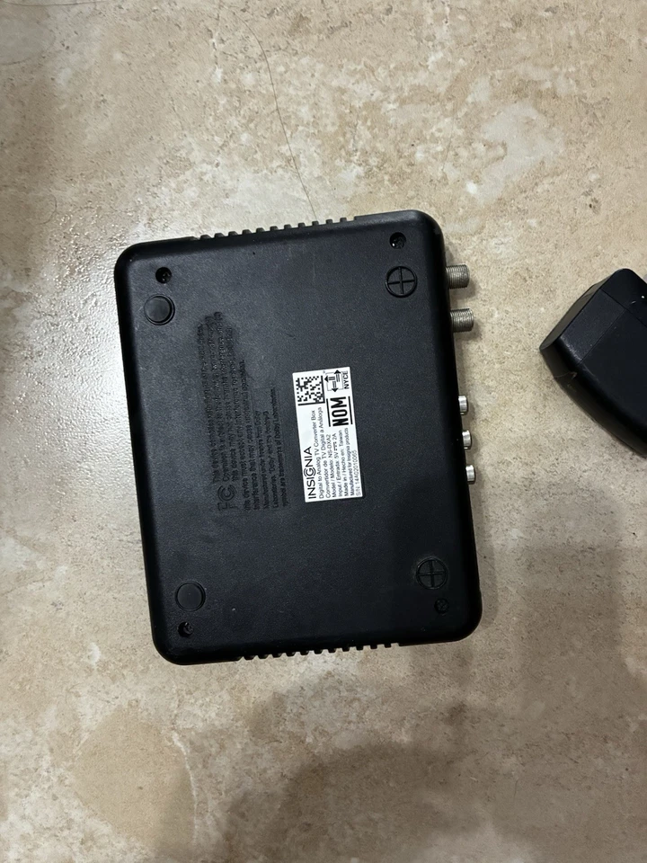 Insignia NS-DXA2 DTV Digital a Analógico TV Sintonizador Convertidor Caja Sin Control Remoto - Sin Prueba Foto 4 de 4