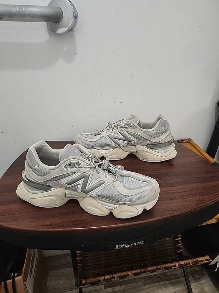 Talla 9.5 - New Balance 9060 Gris Materia December Sky U9060GM Foto 3 de 4