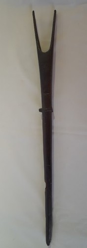 ANCIENNE FLÛTE EN BOIS MOSSI