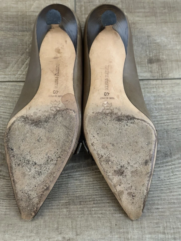 Tacones de cuero Manolo Blahnik (talla 40) “caqui” - 💯 auténticos - usados Foto 3 de 4
