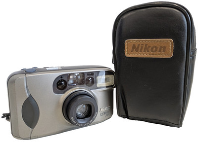 Vintage Nikon Zoom 210 AF Kompaktkamera Retro Filmkamera mit Tasche (HE07)(GA)
