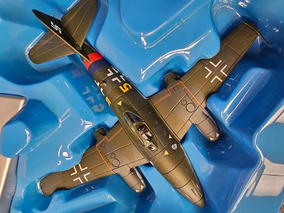 Corgi Aviation WWII Me 262A-1a Yellow 5 Anton Schoppler 3./JG May 1945 AA35702 - Image 4 of 4