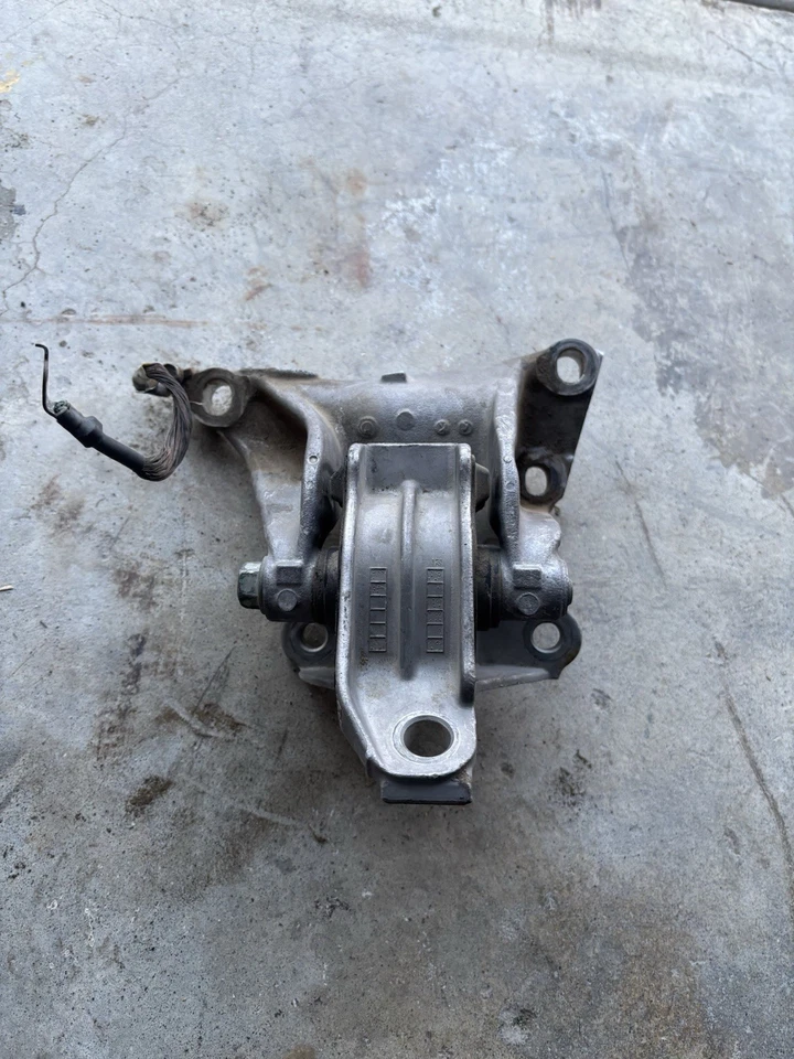 2012-2015 Honda Civic SI M.T Transmission Mount - 2.4L Si   - Image 3 of 4