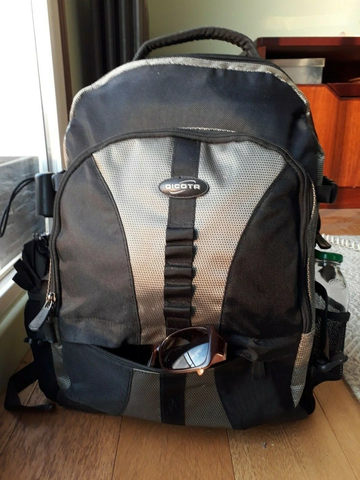 Sac à dos DICOTA ordinateur portable 17.3" – sans tâches ni éraflures. - Photo 1/4