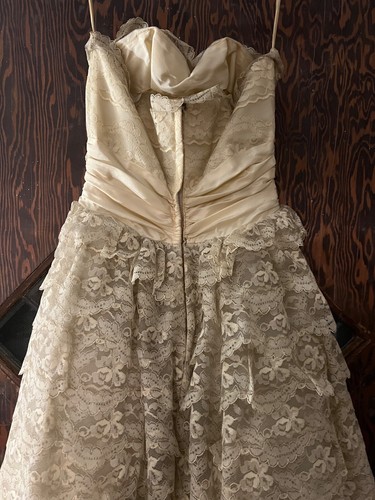Vintage Taffy's Of CA Beige Tiered Lace Cupcake Wedding Dress Gown Strapless Zip - Picture 4 of 8