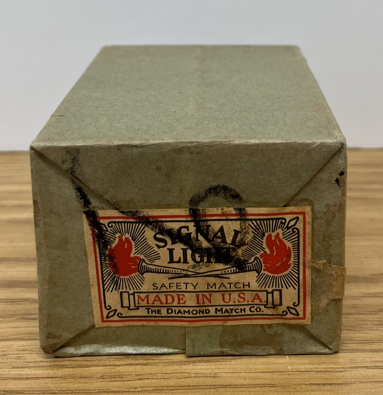 UNOPENED PACKAGE OF 10 VINTAGE DIAMOND SIGNAL LIGHT SAFETY MATCHES