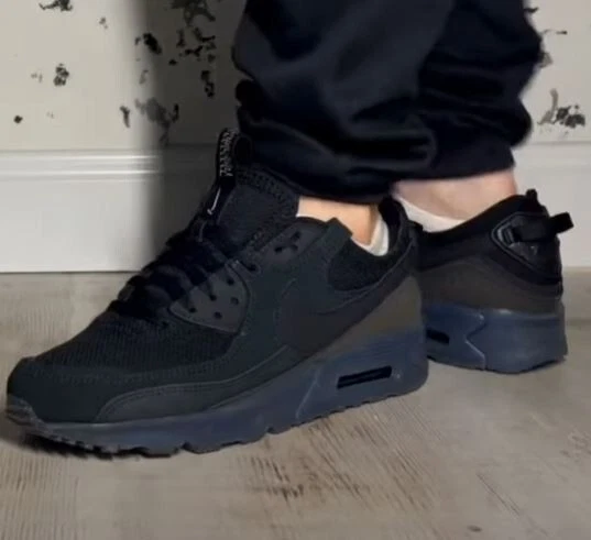 Nike Air Max Terrascape 90 Triple Black Mens US 9 Athletic Shoes