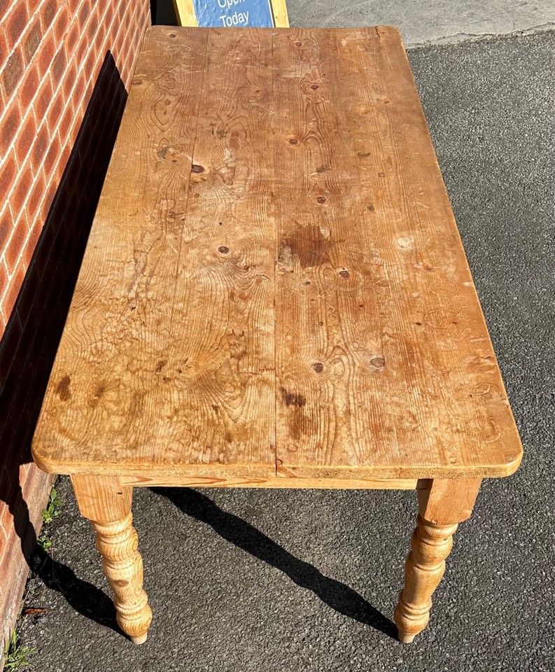 Quality Vintage Reclaimed Pine French Style Farmhouse Dining Table