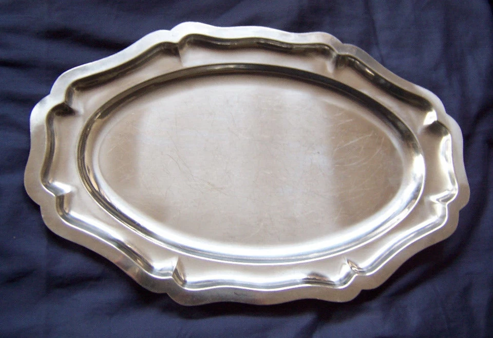Tablett / Servierplatte Edelstahl, oval, 39,5 x 25 x 2,5 cm
