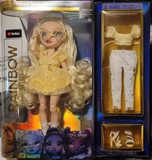 Rainbow High Delilah Fields- Buttercup Yellow Fashion Doll with Albinism NIB