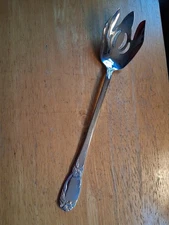 Reed & Barton LA BELLA Glossy Floral 18/10 Stainless LG Salad Serving Fork