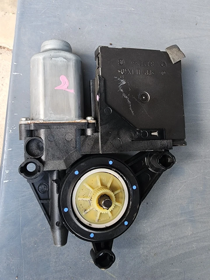 Volkswagen Golf Mk5 2003-2008 Window Motor Right Side Front Passenger 1K0959793J - Image 2 of 2