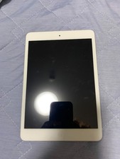 Apple iPad 3rd Gen 32GB Wi-Fi White 9.7" Retina Display Tablet Used