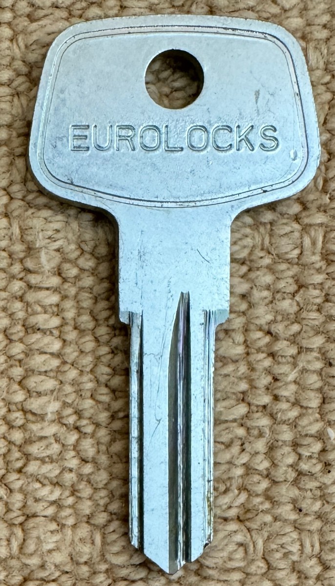 Yakima SKS Lock Cores &/OR Replacement Keys OEM A138 A139 A140